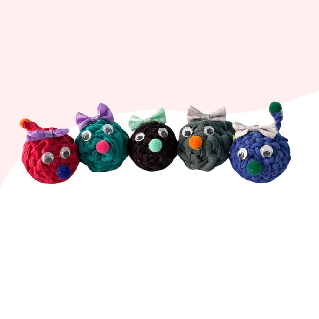 5Li Çıngıraklı Örme Kedi Oyuncağı 9Cm Kırmızı-Yeşil-Siyah-Gri-Mavi